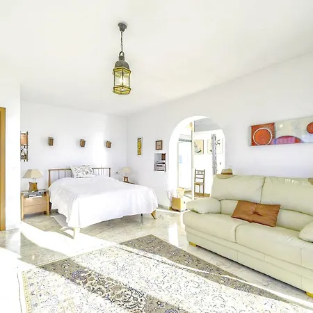 Exquisite Family Summer Apartment *